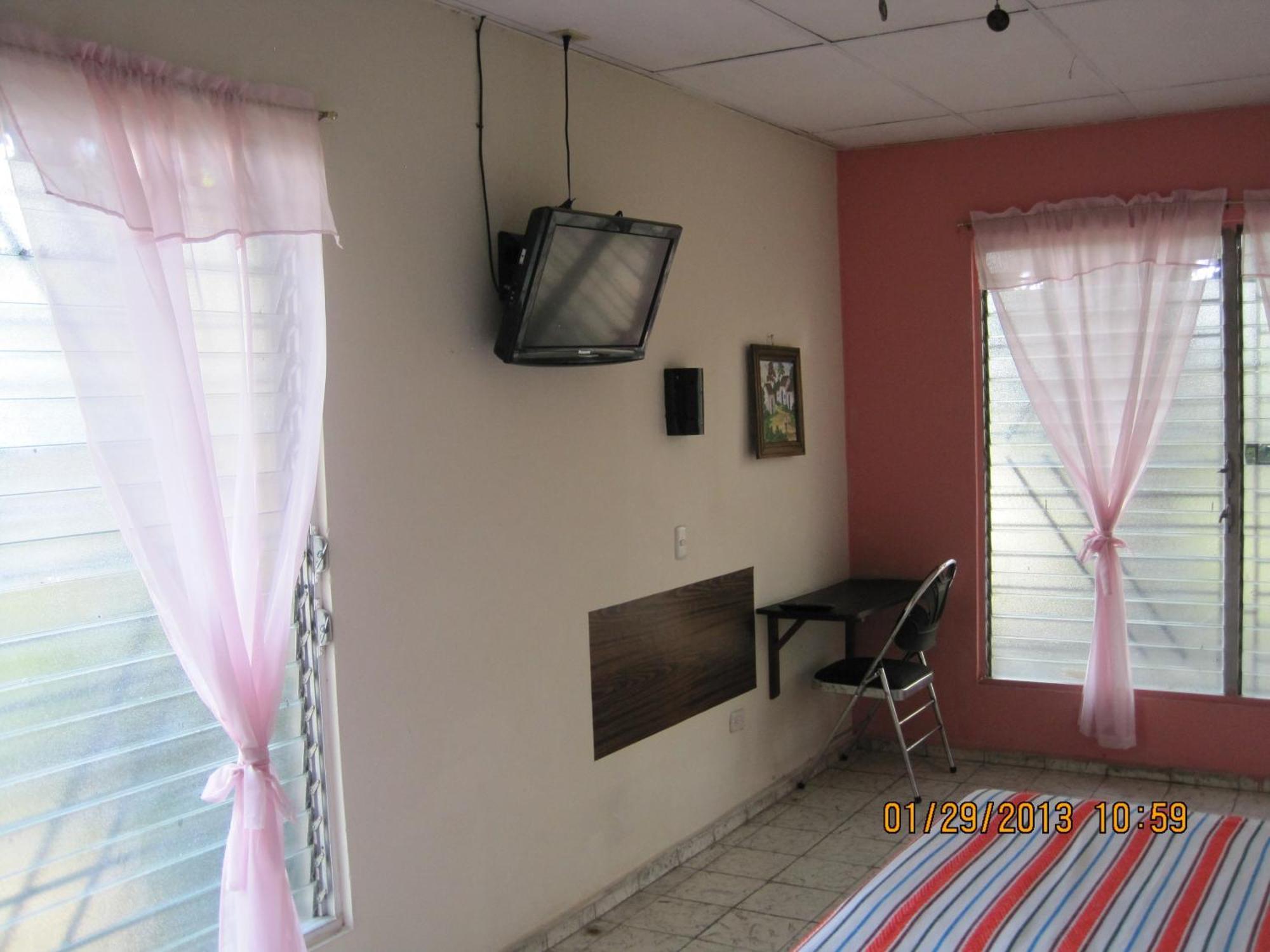 Hostal Dona Marta Σαν Σαλβαντόρ Εξωτερικό φωτογραφία