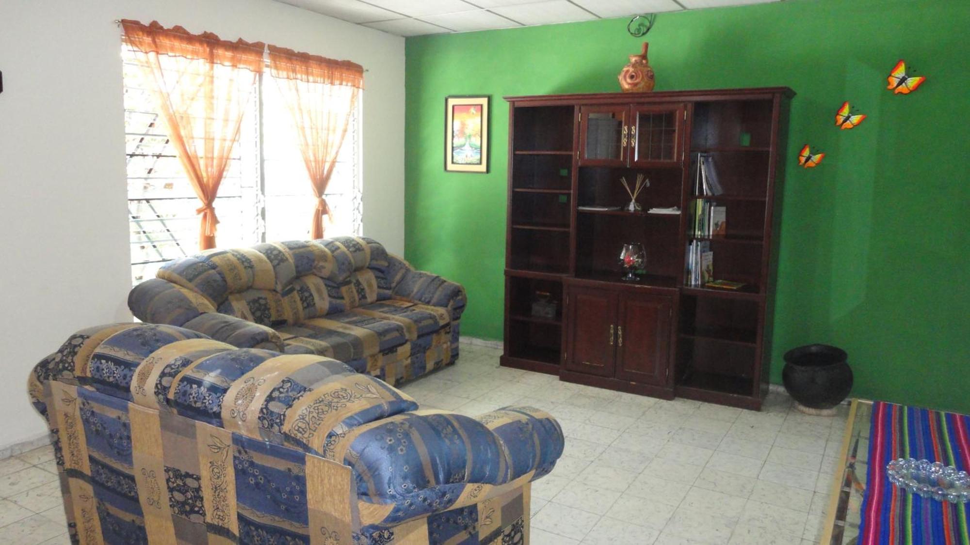 Hostal Dona Marta Σαν Σαλβαντόρ Εξωτερικό φωτογραφία