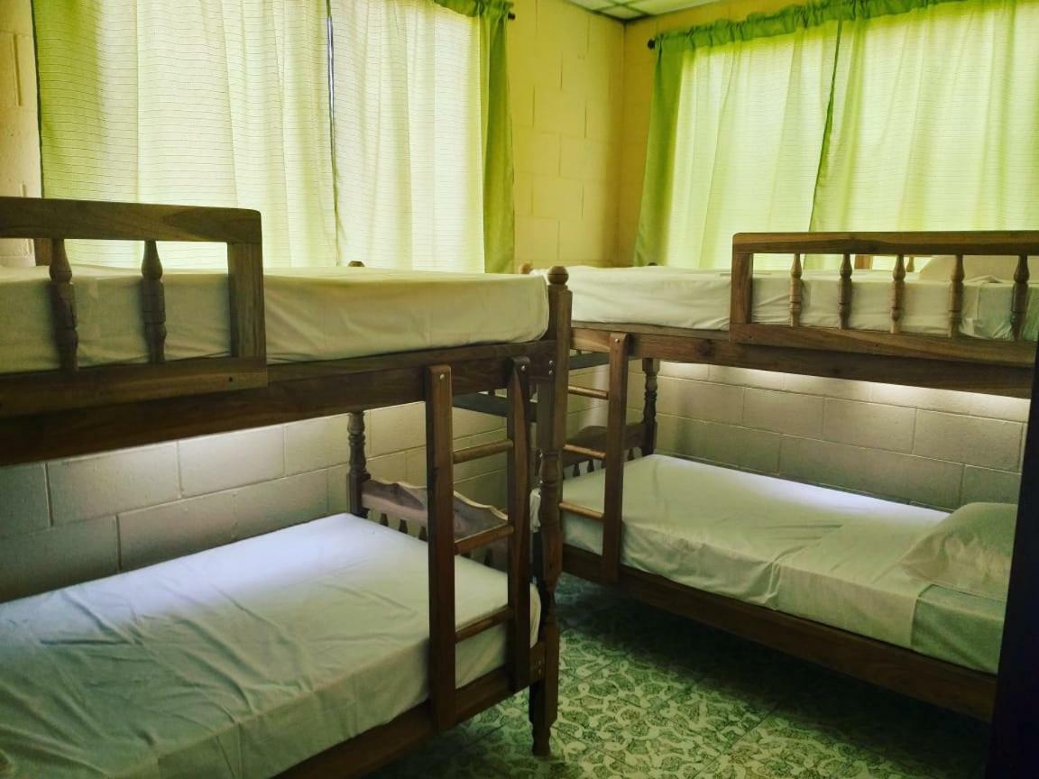 Hostal Dona Marta Σαν Σαλβαντόρ Εξωτερικό φωτογραφία